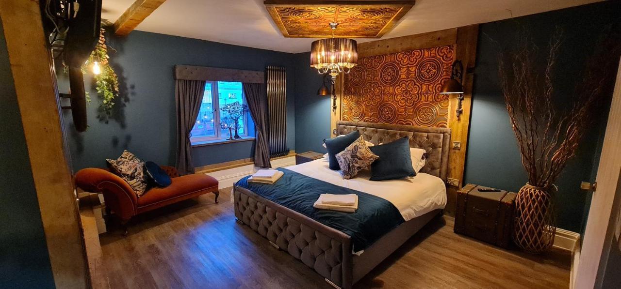 The Waterside Bar, Rooms & Restaurant Swinton  Oda fotoğraf