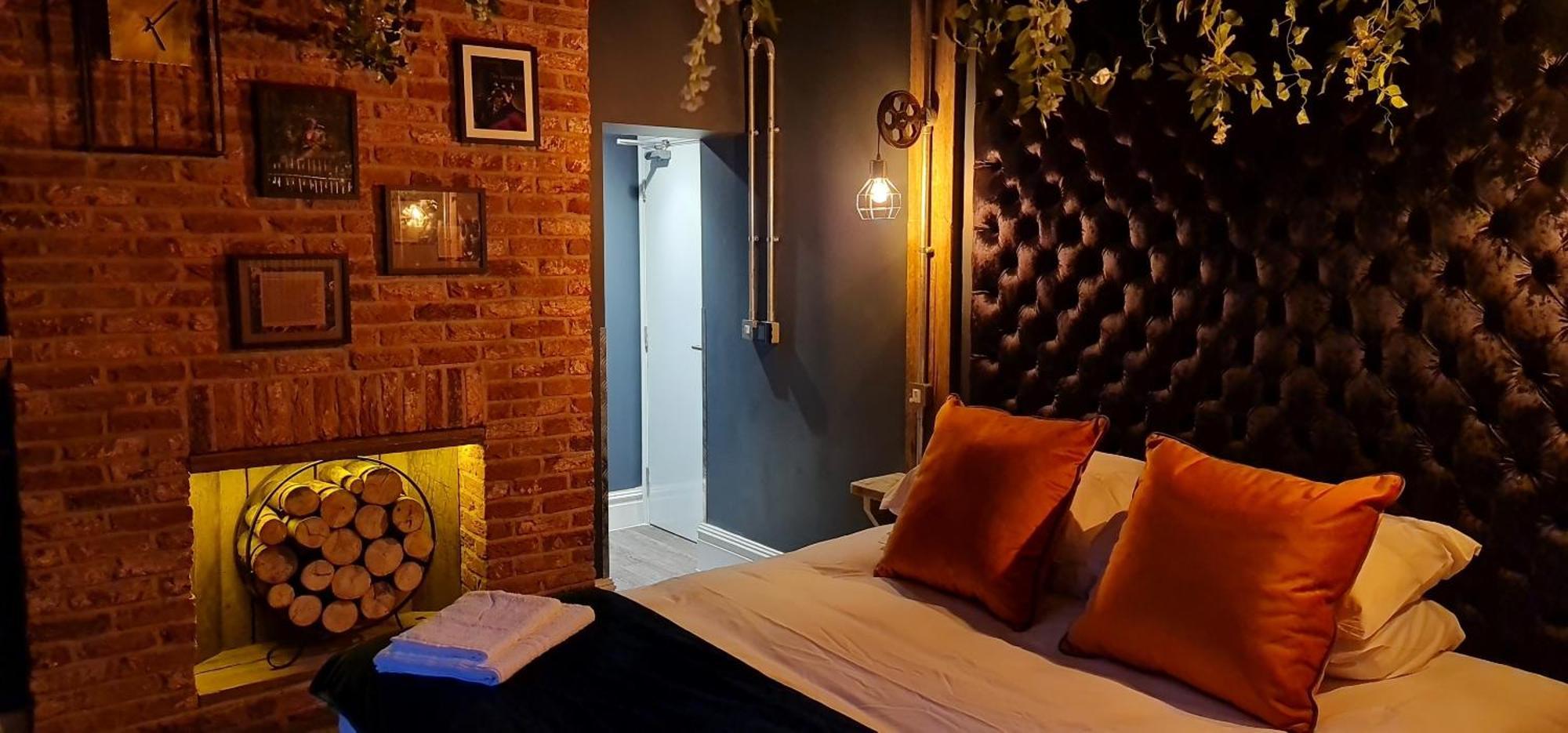 The Waterside Bar, Rooms & Restaurant Swinton  Oda fotoğraf